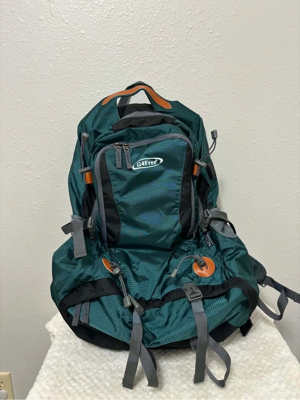G4Free 50L Hiking Backpack Waterproof Teal Green NEW Rain Cover + Bladder